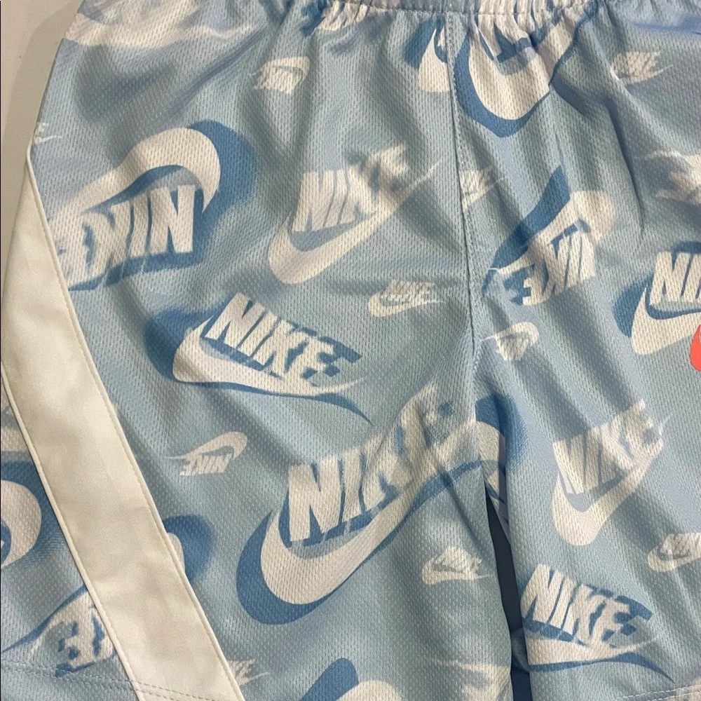 NEW! NIKE 2-PIECE T-SHIRT AND NIKE LOGO SHORTS SET. SIZE 6. BOYS. - Picture 3 of 9